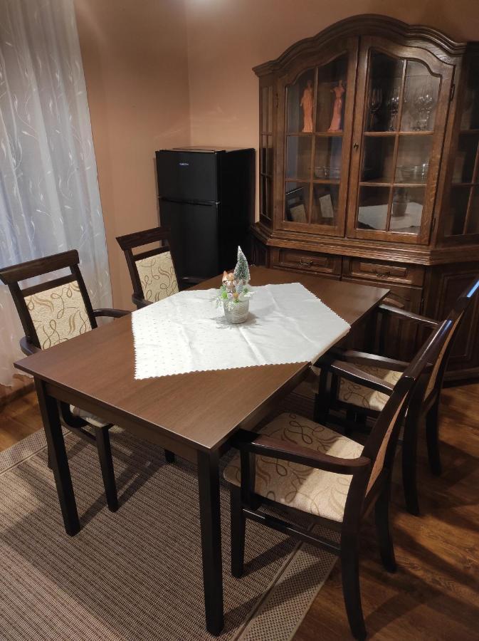 Matyas Apartman Tata Exterior foto